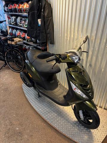  TOP Occasion Piaggio Zip nieuwstaat 12 maanden garantie beschikbaar voor biedingen
