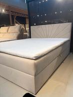 Velvet boxspring met opbergruimte + topper showroom vianen