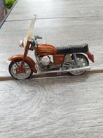 Moto Guzzi.  GT 850. Miniatuurmotor.  Zie foto's., Hobby en Vrije tijd, Ophalen of Verzenden, Zo goed als nieuw