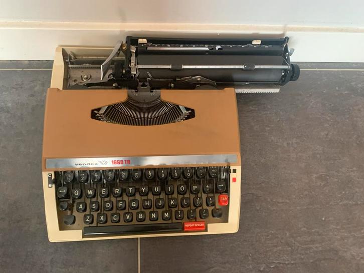 Typmachine Vendex 1660 TR, Diversen, Typemachines, Nieuw, Ophalen of Verzenden