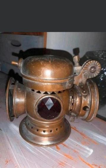 Antieke oude carbid/fietslamp, rood met blauw glas. beschikbaar voor biedingen