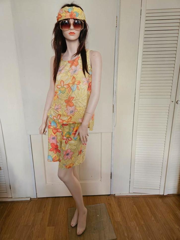 Flower Power Outfit - Retro Look!, Kleding | Dames, Jurken, Zo goed als nieuw, Maat 38/40 (M), Geel, Boven de knie, Ophalen of Verzenden