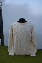 Mooie wollen crème / witte kabeltrui, maat L, Ruglengte 68 c, Ophalen of Verzenden, Gedragen, Maat 52/54 (L), Wit