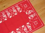 Vintage Zweeds kerstkleedje rood mt jultomtar kerstkabouters, Diversen, Kerst, Ophalen of Verzenden, Zo goed als nieuw