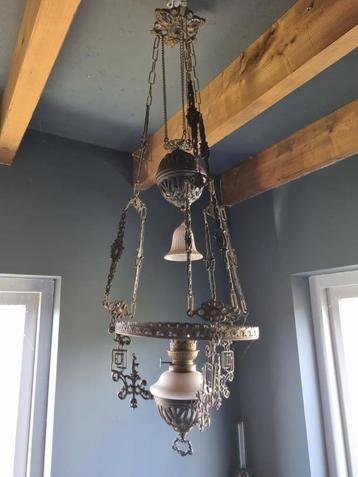 Antieke Hanglamp / Olielamp met Glas beschikbaar voor biedingen