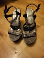 Elegante Invito pumps met sleehak maat 39, Pumps, Ophalen of Verzenden, Invito, Grijs