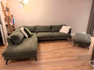 Hoekbank met voetenbank donkergroen beschikbaar voor biedingen