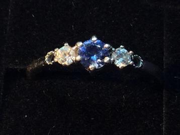 ring van echt 925 zilver ioliet en zirkonen beschikbaar voor biedingen