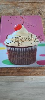 Receptenboek 'Het leven is leuker met een cupcake', Ophalen of Verzenden, Zo goed als nieuw, Cupcakes