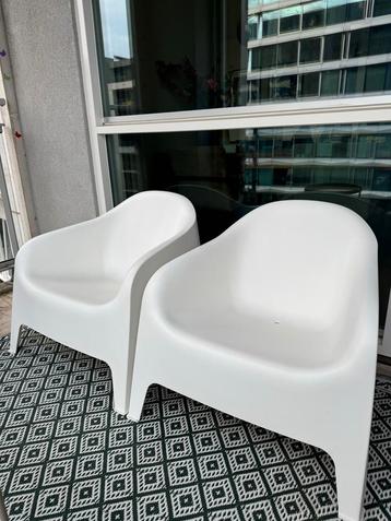2 Witte Kuipstoeltjes - Tuin/Balkon beschikbaar voor biedingen