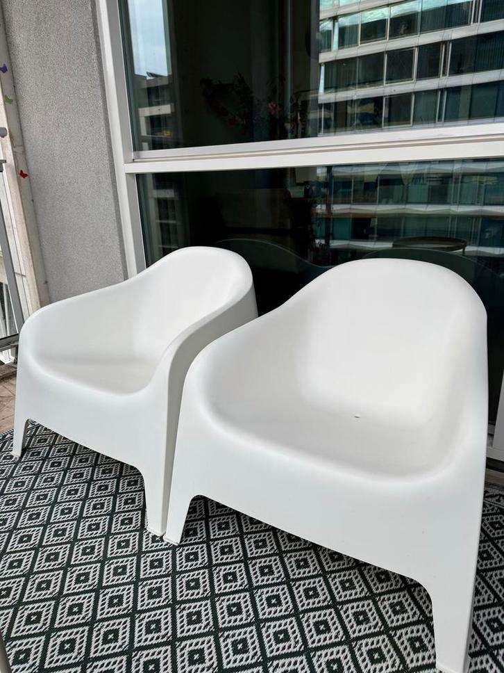 2 Witte Kuipstoeltjes - Tuin/Balkon, Tuin en Terras, Tuinstoelen, Gebruikt, Kunststof, Stapelbaar, Ophalen of Verzenden