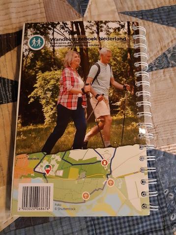 boekje met 300 wandelroutes beschikbaar voor biedingen