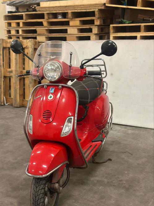 Vespa LX 2Takt Rood 2007 Start goed rijd goed ( vespa ), Fietsen en Brommers, Scooters | Vespa, Gebruikt, Vespa LX, Ophalen of Verzenden
