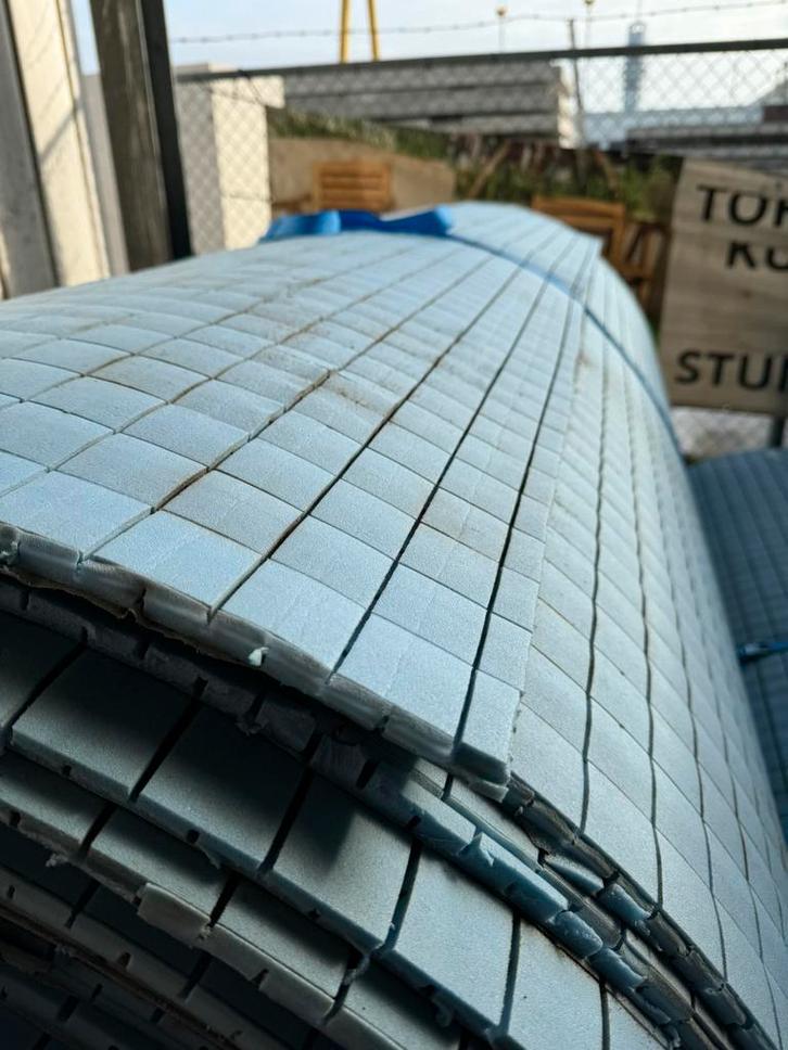 Rollen Foam (ondervloer voor Kunstgras) (2m x 70m) 140m2, Tuin en Terras, Gras en Kunstgras, Gebruikt, Kunstgras, 20 m² of meer