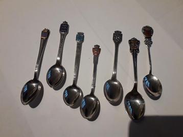 7 ANTIEKE SCANDINAVISCHE ZILVEREN LEPELS met EMAILLE beschikbaar voor biedingen