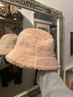 Beige/creme kleurige teddy hoed, Ophalen of Verzenden, Nieuw, One size fits all, Hoed