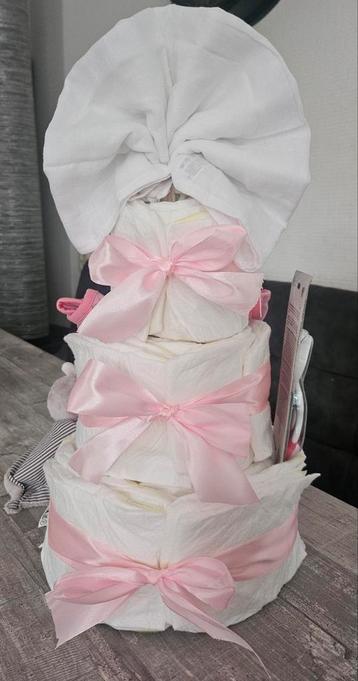 Meisjes Luiertaart - Kraamcadeau beschikbaar voor biedingen