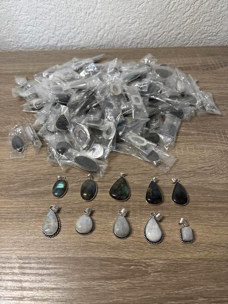 Labradoriet & Maansteen Partij Hangers - 130 stuks, Sieraden, Tassen en Uiterlijk, Kettinghangers, Nieuw, Steen of Mineraal, Overige kleuren