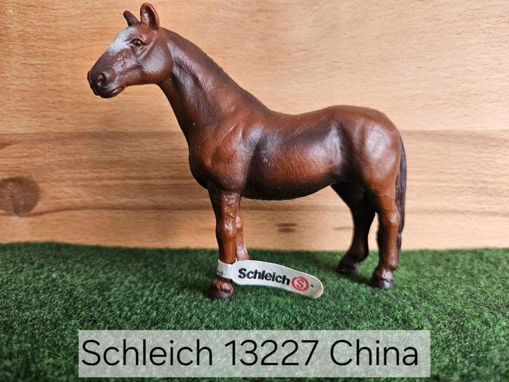 Schleich 13227 Hannoveraan merrie met of zonder vaantje 1995, Verzamelen, Dierenverzamelingen, Zo goed als nieuw, Beeldje of Figuurtje