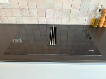 Miele inductiekookplaat met afzuiging (KMDA 7774-1) beschikbaar voor biedingen