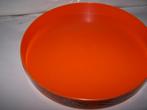 Shotje van Oranje kunststof dienblad. Zie foto's., Ophalen of Verzenden, Gebruikt, Rond, Kunststof