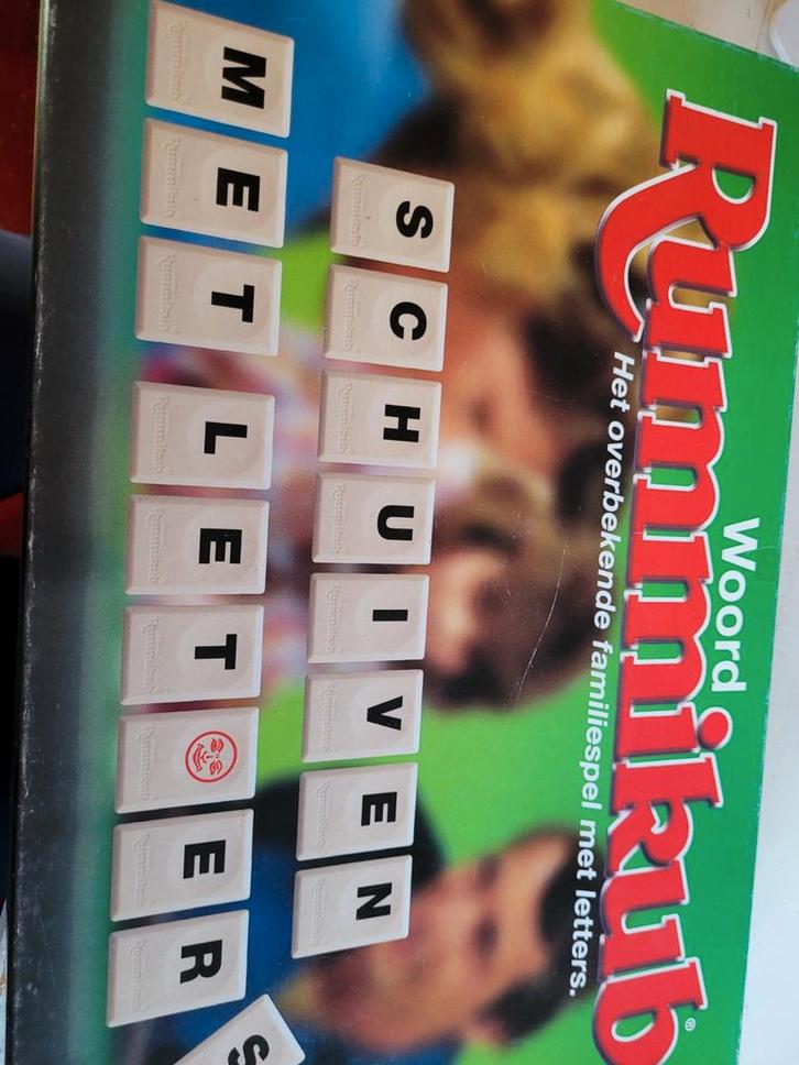 Rummikub Woord - Familiespel met Letters, Hobby en Vrije tijd, Gezelschapsspellen | Bordspellen, Zo goed als nieuw, Een of twee spelers