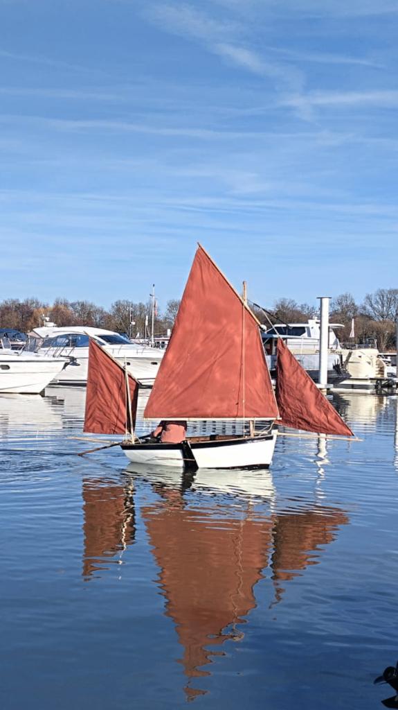 Roei/ zeilboot, Watersport en Boten, Open zeilboten, Zo goed als nieuw, Overige typen, 3 tot 6 meter, Hout, Geen motor, Overige brandstoffen