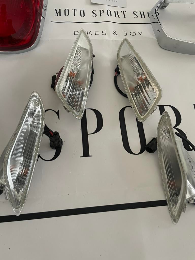 Vespa Sprint/Primavera originele knipperlichten, voor+achter, Ophalen, Gebruikt