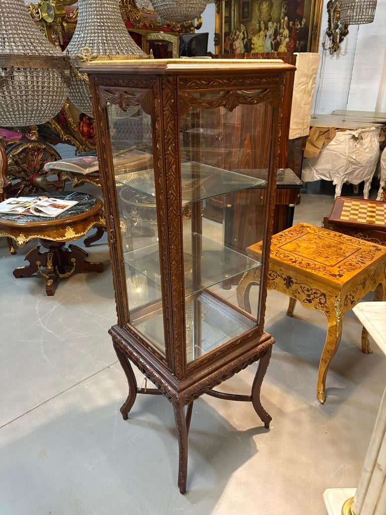 Showvitrine met marmerblad, Ophalen, Zo goed als nieuw