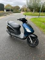 Piaggio fly snor, Fietsen en Brommers, Scooters | Piaggio, Ophalen of Verzenden, Zo goed als nieuw, Benzine, Fly