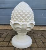 Zeer grote gietijzeren dennenappel tuinbeeld beeld, Verzenden, Zo goed als nieuw, Metaal, Overige typen