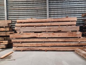 Amerikaans grenen gebinten beschikbaar voor biedingen