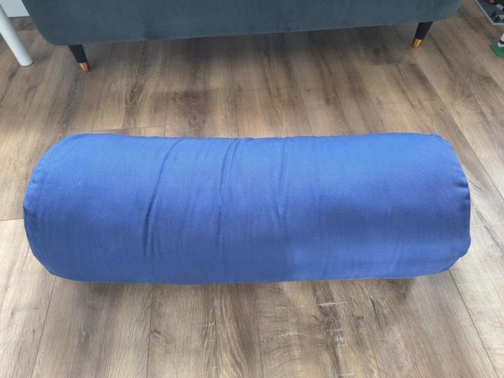 2 Iyengar Yoga bolsters blauw en paars, Sport en Fitness, Yoga en Pilates, Gebruikt, Yoga-accessoire, Ophalen