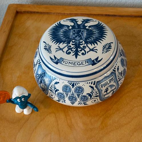 Delfts blauw Nijmegen 1963 Philips keramieke Bonbonnière, Antiek en Kunst, Antiek | Keramiek en Aardewerk, Ophalen of Verzenden