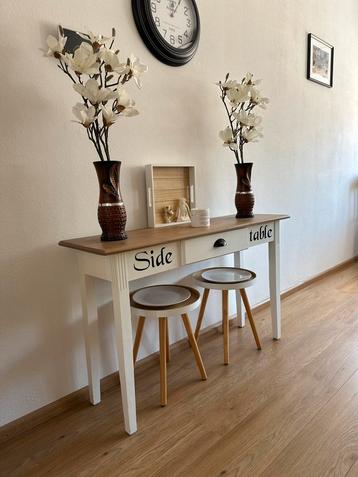 Sidetable beschikbaar voor biedingen