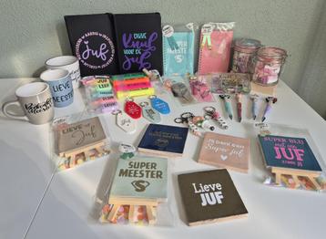 Juffen en meester cadeaus **3+1 GRATIS** beschikbaar voor biedingen