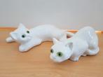 2 vintage retro witte kattenbeelden groene ogen. Aardewerk., Verzamelen, Beelden en Beeldjes, Ophalen of Verzenden, Dier, Zo goed als nieuw