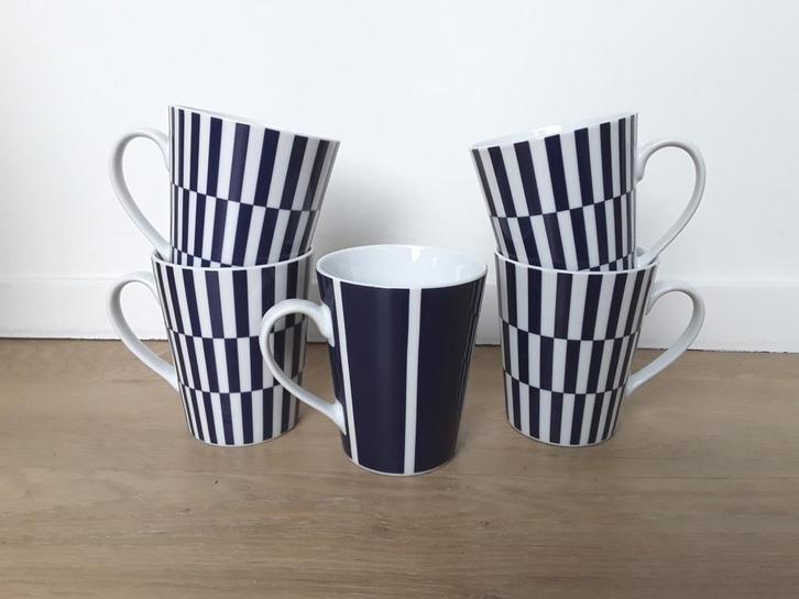 5 grote bekers Multiple Choice, blauw wit, Huis en Inrichting, Keuken | Servies, Zo goed als nieuw, Kop(pen) en/of Schotel(s)
