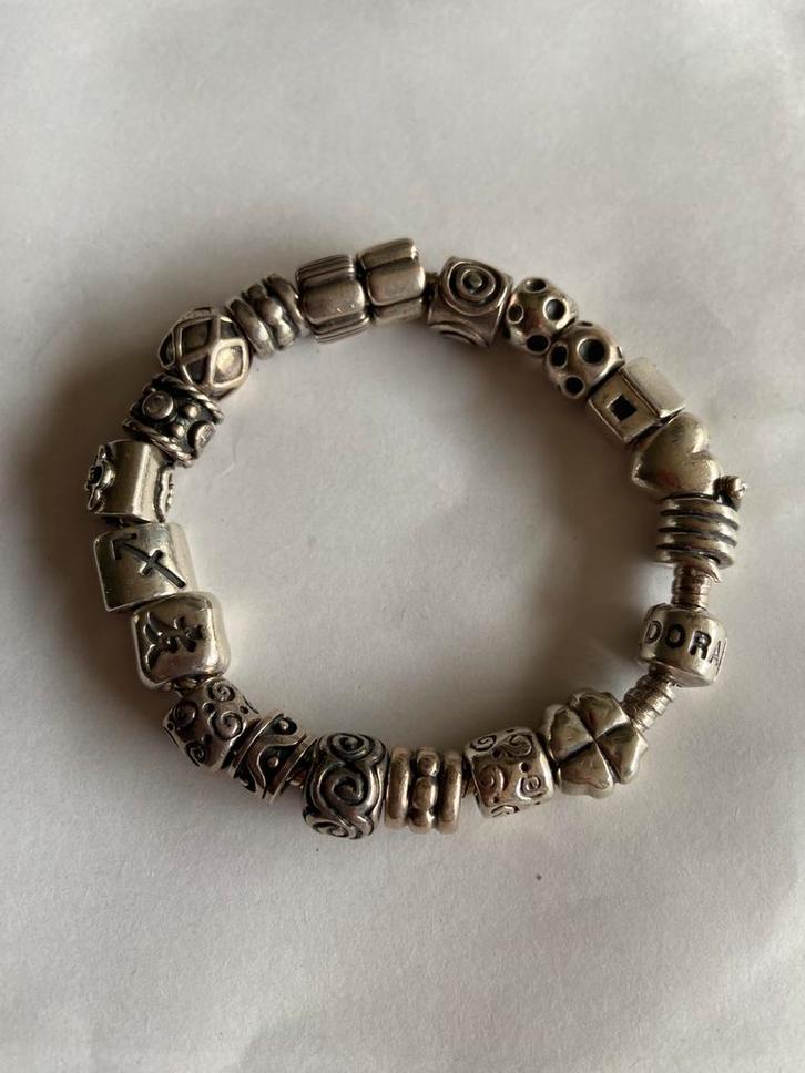 Pandora bedels diverse soorten, Sieraden, Tassen en Uiterlijk, Armbanden, Zo goed als nieuw, Zilver, Ophalen of Verzenden