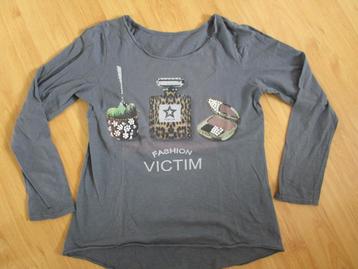 Grijs shirt met leuke prints - maat M beschikbaar voor biedingen