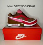 NIEUW! Nike classic sneakers maat 39 ( air max ), Kleding | Dames, Schoenen, Overige kleuren, Nike, Nieuw, Ophalen of Verzenden