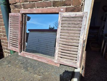 Brocante buiten spiegel beschikbaar voor biedingen