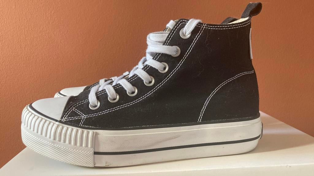 NIEUW!! British Knights maat 40, Kleding | Dames, Schoenen, Ophalen of Verzenden, Nieuw, Sneakers of Gympen