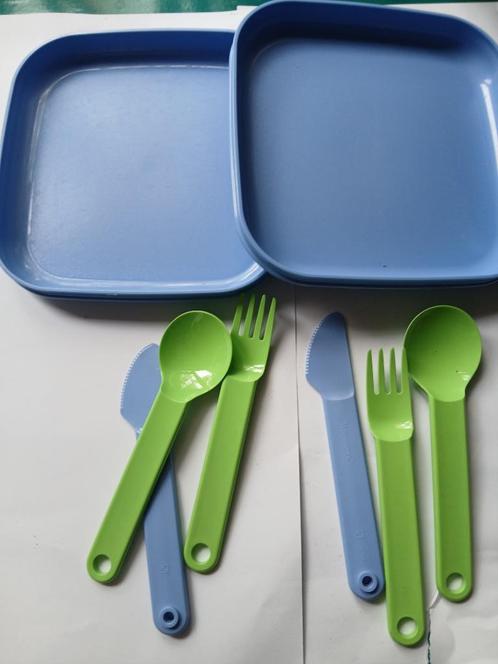 Tupperware 2 borden met bestek, Huis en Inrichting, Keuken | Tupperware, Nieuw, Overige typen, Blauw, Groen, Ophalen of Verzenden