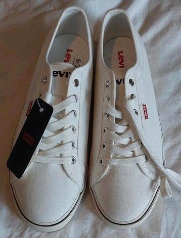 NIEUW + ONGEDRAGEN - Levi's Hernan schoenen maat 44 Wit  beschikbaar voor biedingen