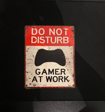 Metalen wandplaat beschikbaar voor biedingen