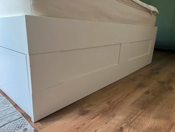 IKEA Bedframe 200x160 met laden - afbeelding 2