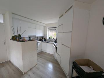 GRATIS complete keuken (zonder ladekast en afzuigkap) beschikbaar voor biedingen