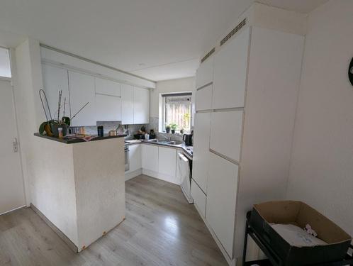 GRATIS complete keuken (zonder ladekast en afzuigkap), Huis en Inrichting, Keuken | Complete keukens, Gebruikt, Hoekkeuken, Wit