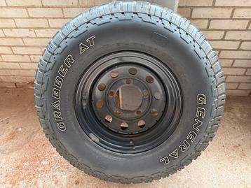 265-75-16 LANDROVER Defender velg + band beschikbaar voor biedingen